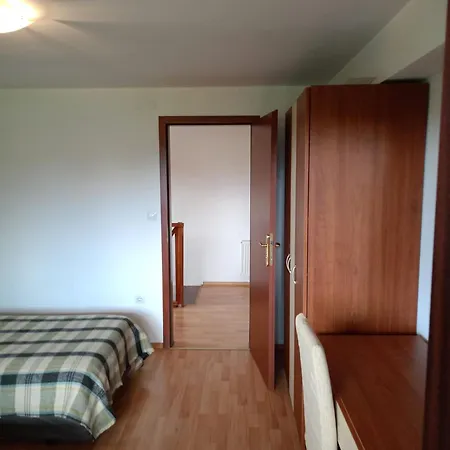 103 - Large 2 Bed شقة