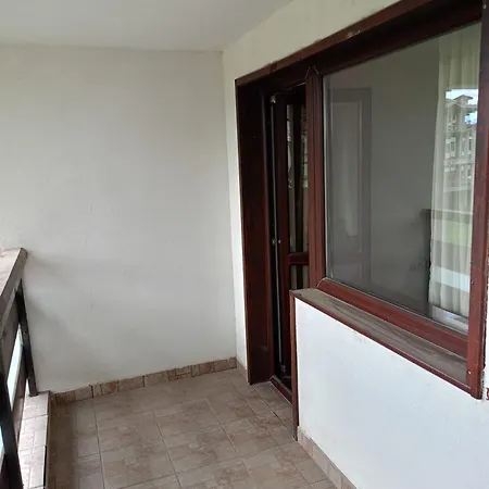 شقة 103 - Large 2 Bed