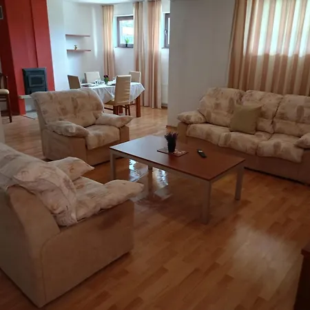 Mountain Paradise 1 - 2 Bedroom - Large Apartment Bansko